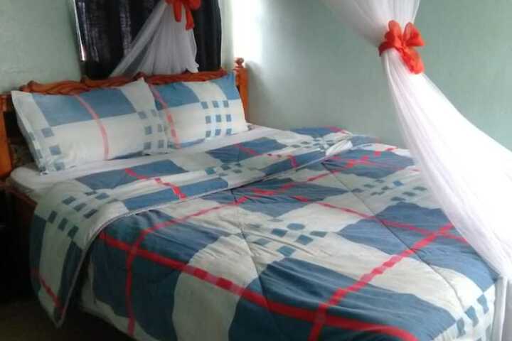 Room 12 of 30