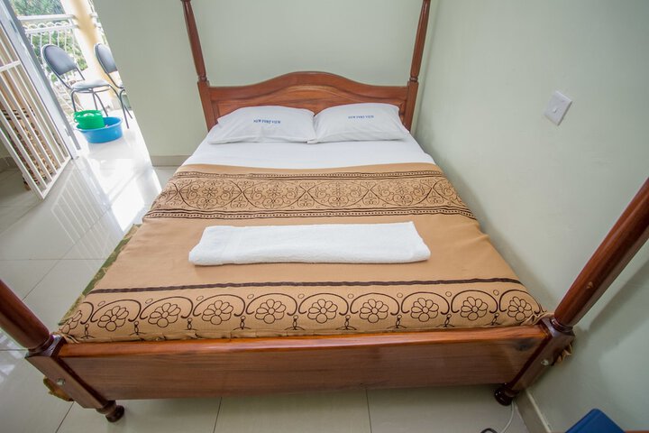 Room 11 of 23