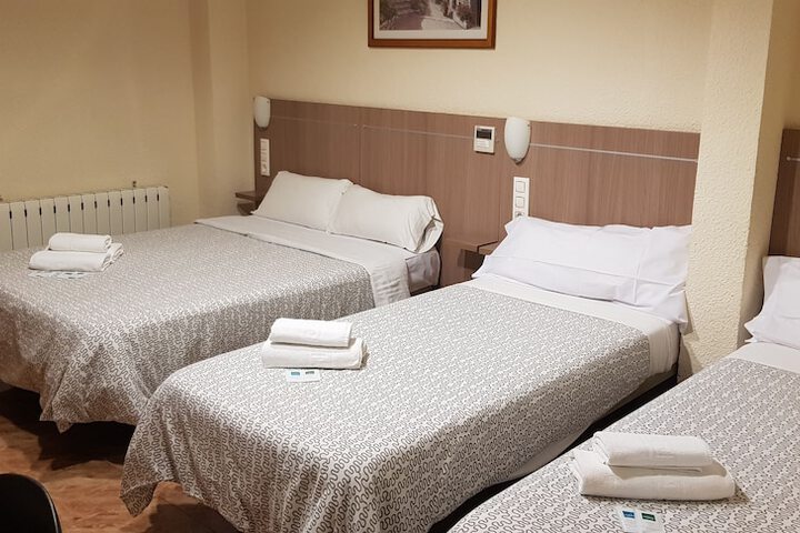 Room 16 of 38