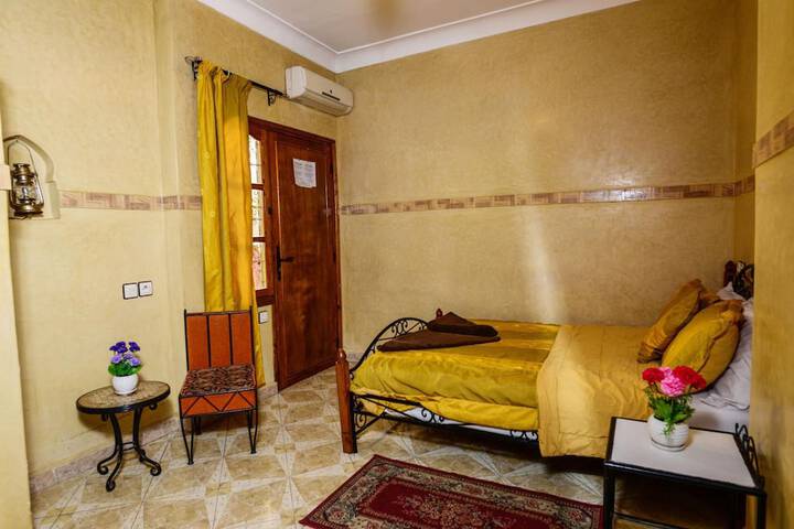 Room 16 of 46