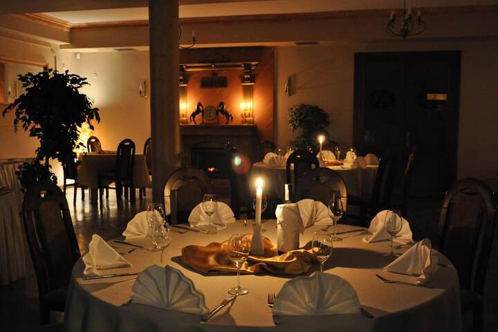 Dining 46 of 56