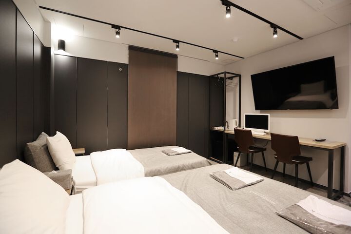 Room 6 of 44