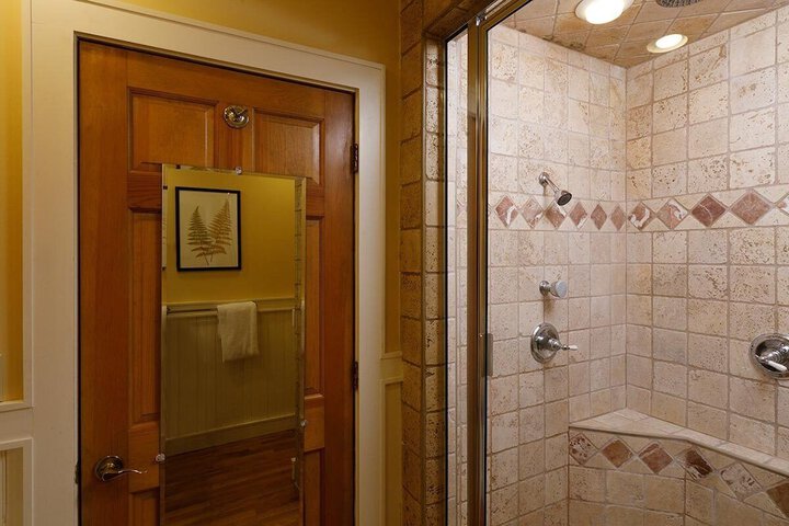 Room 42 of 76