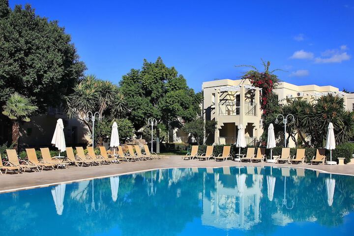 Pool Hotel