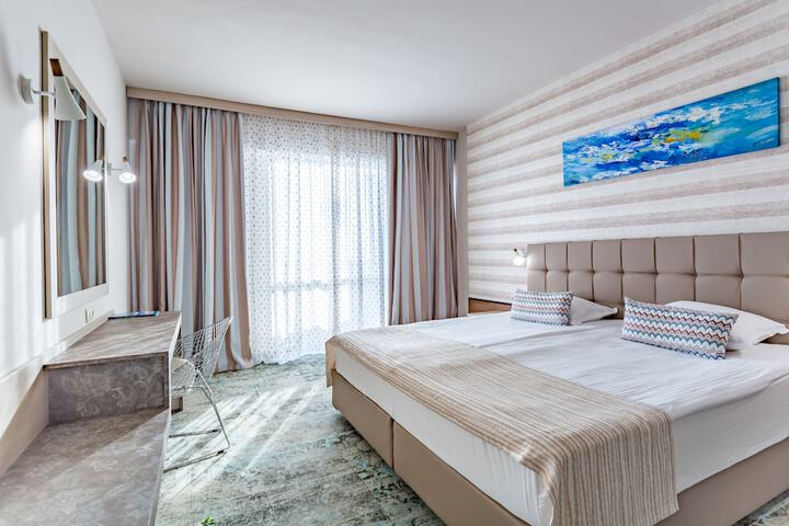 Room 15 of 115