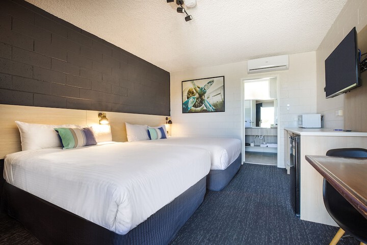 Room 16 of 37