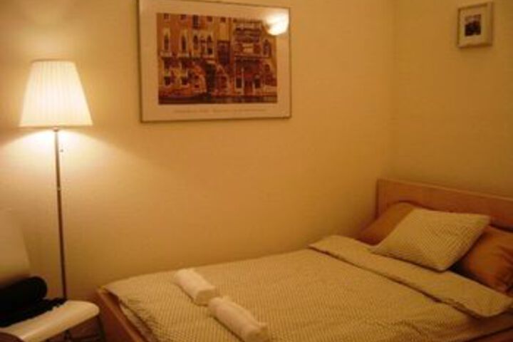 Room 13 of 44