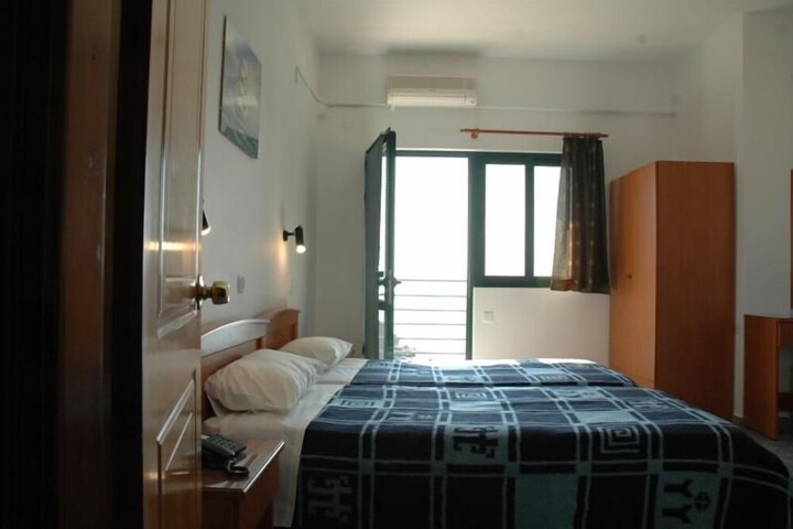 Room 2 of 47