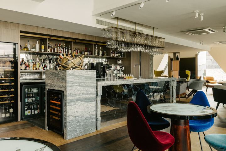 Lounge 59 of 68