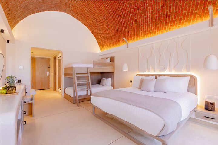 Room 4 of 42