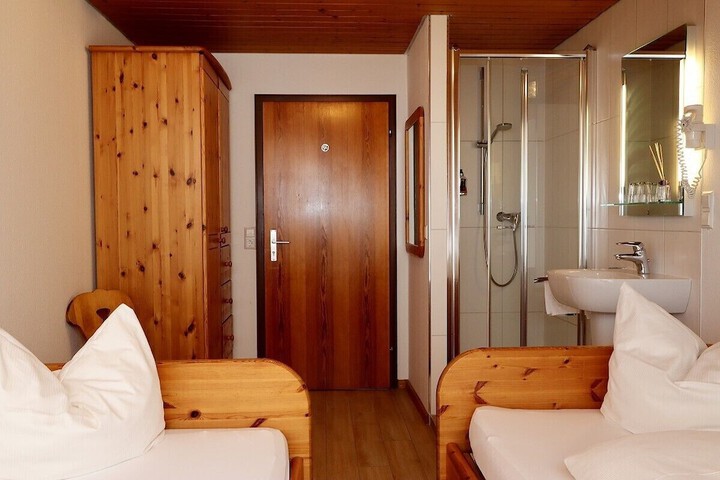 Room 43 of 95