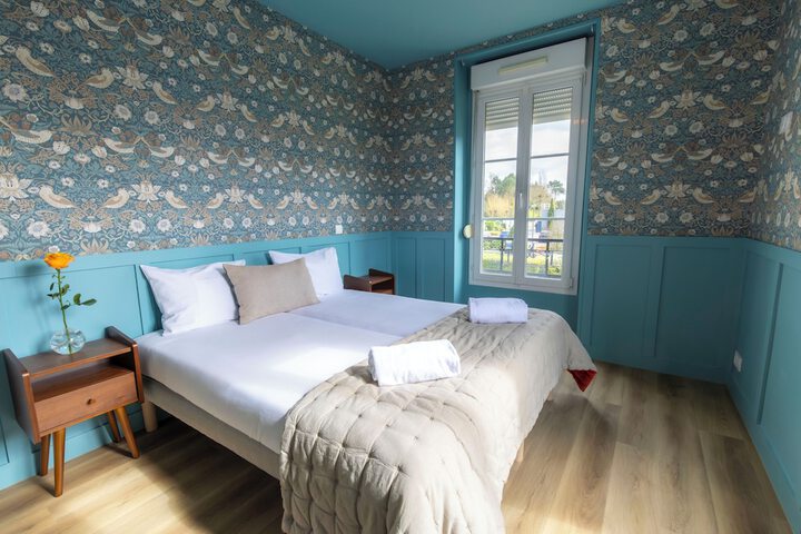 Room 5 of 18