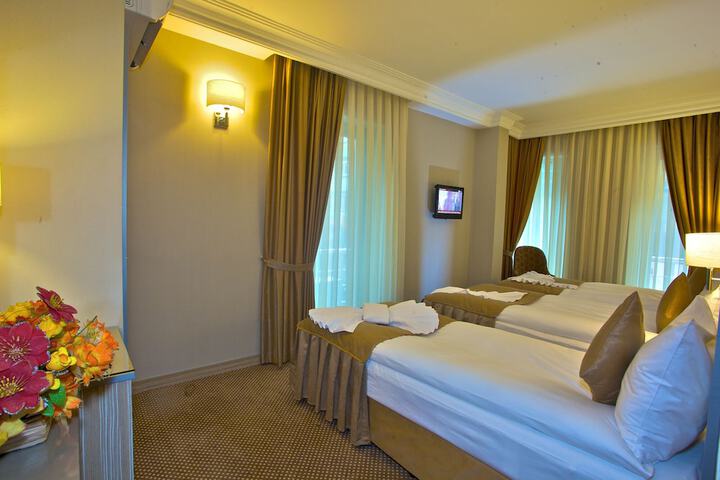 Room 16 of 32