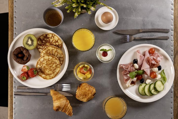 Breakfast/Coffee Service 69 of 108