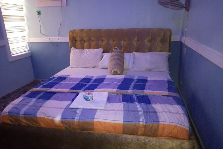 Room 4 of 14