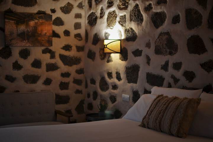 Room 16 of 40