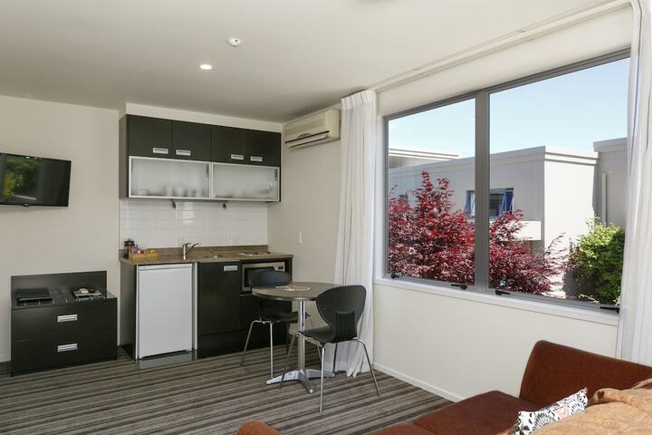 Room 106 of 200