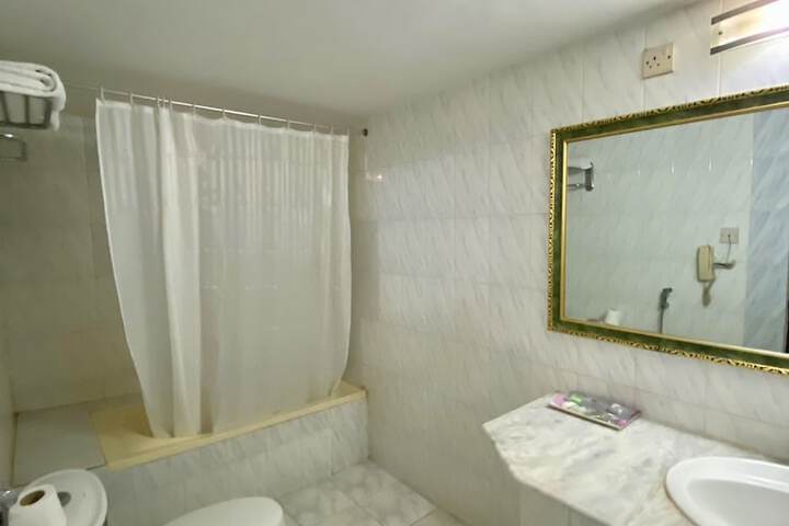 Room 13 of 23
