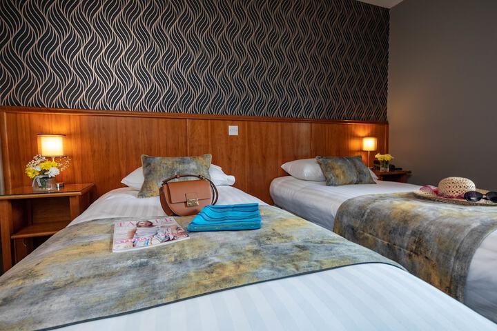 Room 3 of 48