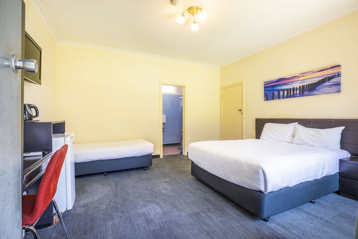 Room 13 of 68