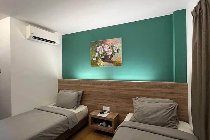 Room 46 of 120