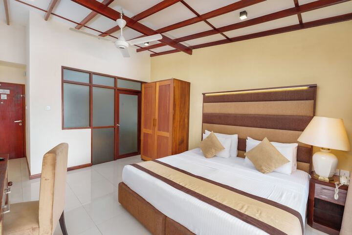 Room 8 of 71