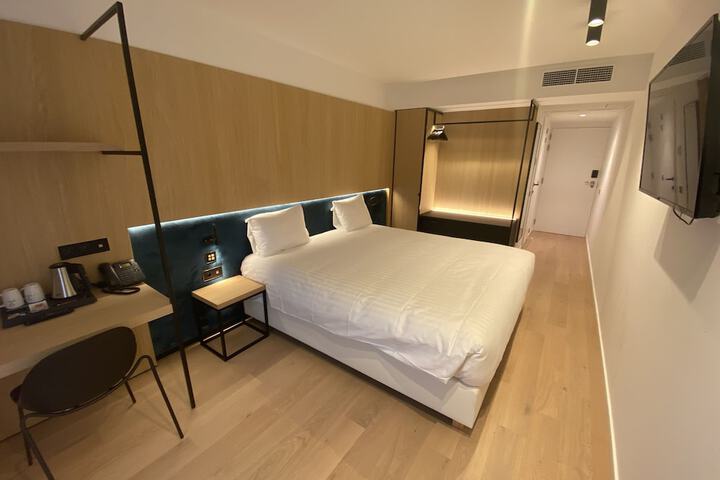 Room 20 of 62