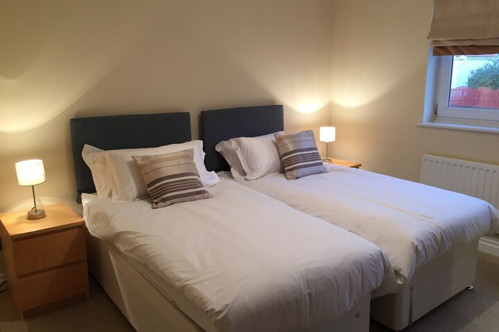 Room 3 of 74