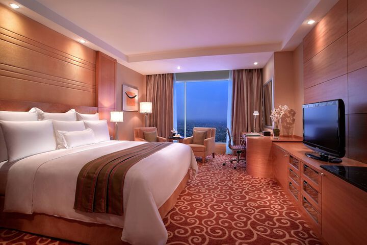 Room 12 of 82