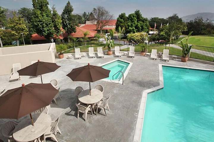 Pool 19 of 27