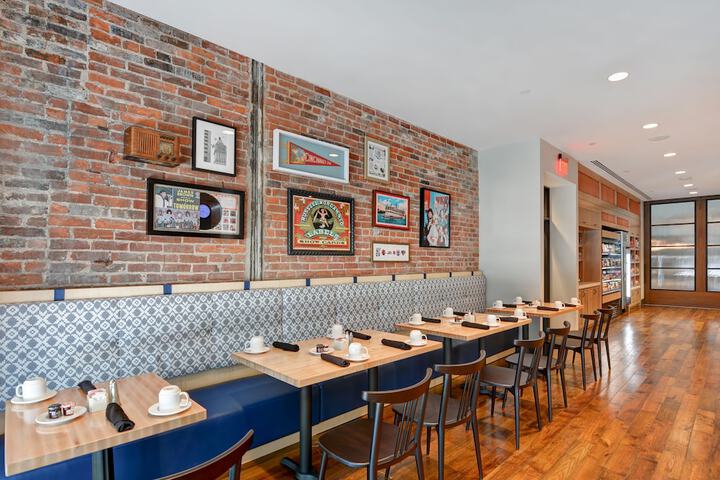 Breakfast area