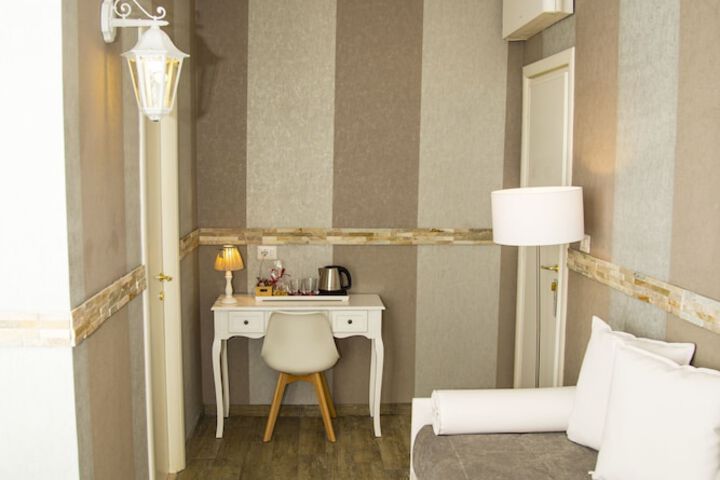 Room 10 of 54
