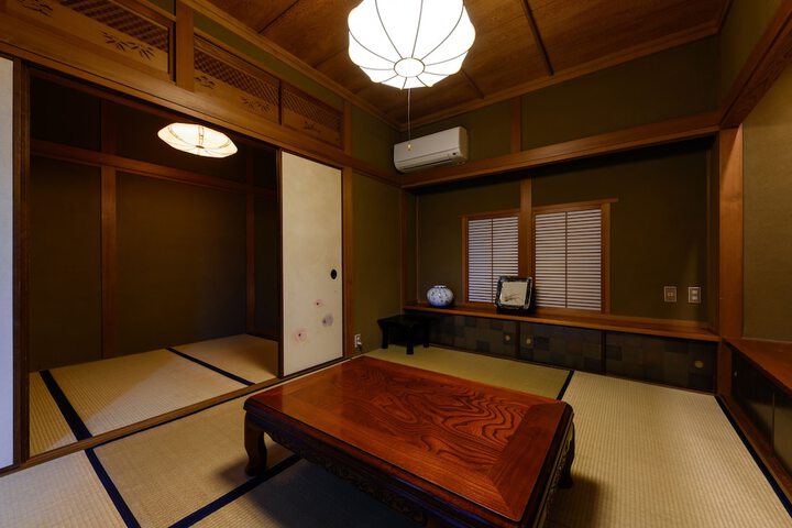 Room 6 of 83
