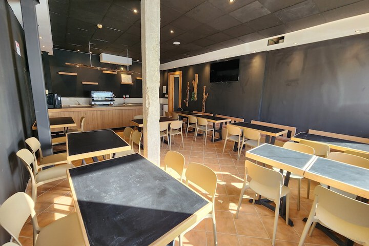 Lounge 126 of 141