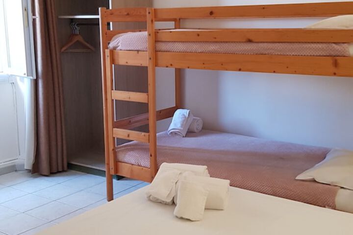 Room 11 of 34