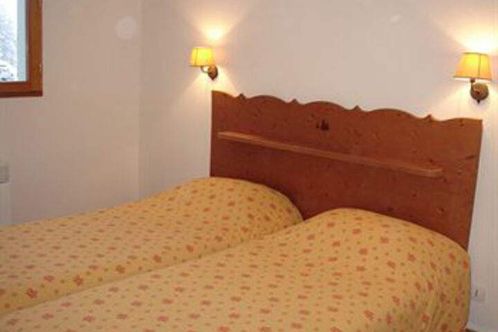 Room 13 of 30