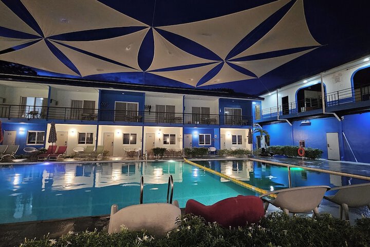 Pool 13 of 35