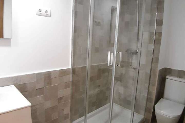 Room 4 of 117