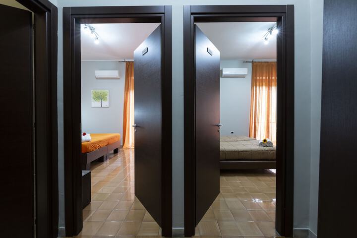 Room 34 of 134