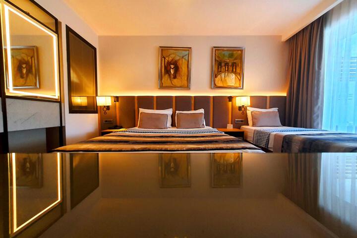 Room 13 of 125