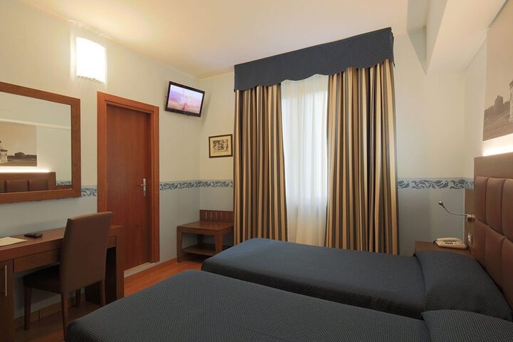Room 10 of 67