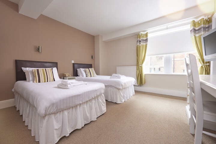 Room 4 of 31