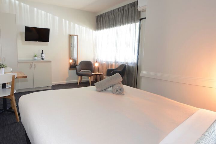 Room 6 of 39
