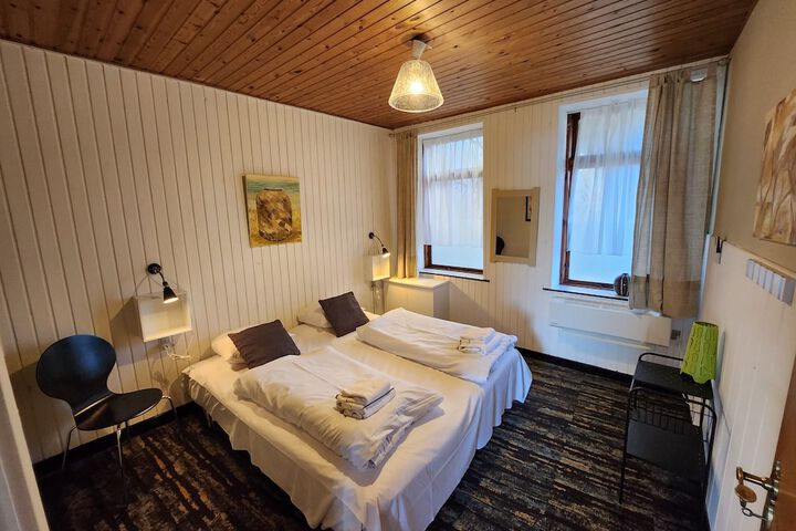 Room 4 of 17