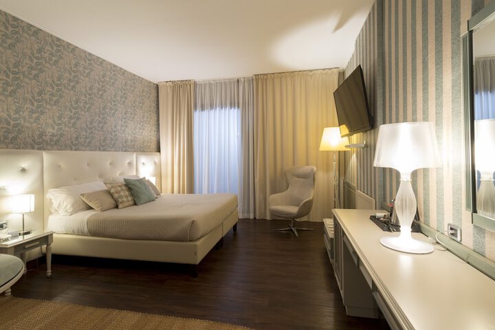 Room 3 of 124