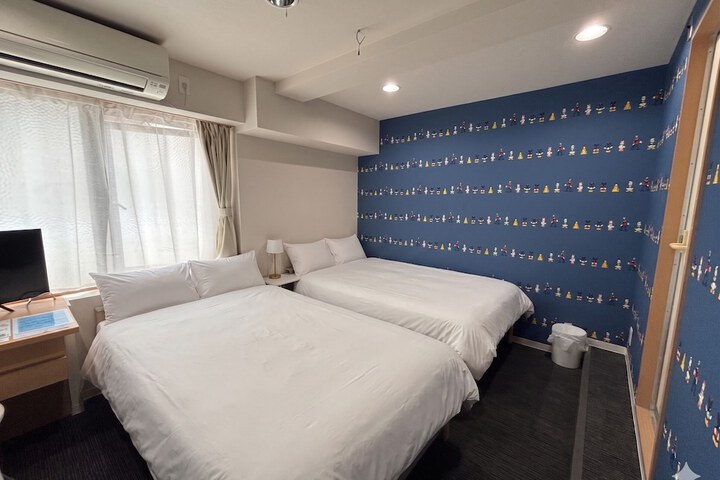 Room 43 of 62