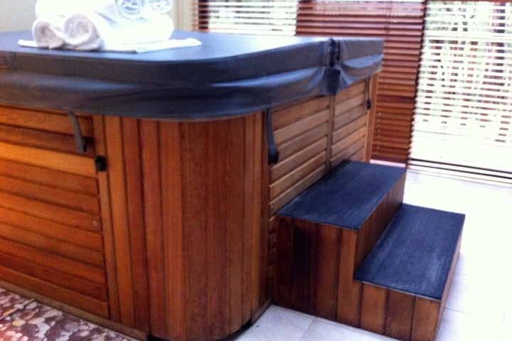 Hot Tub 16 of 23