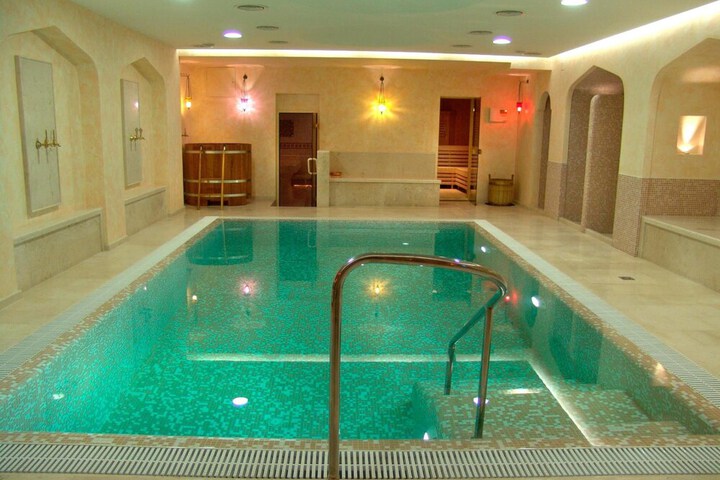 Pool 19 of 34