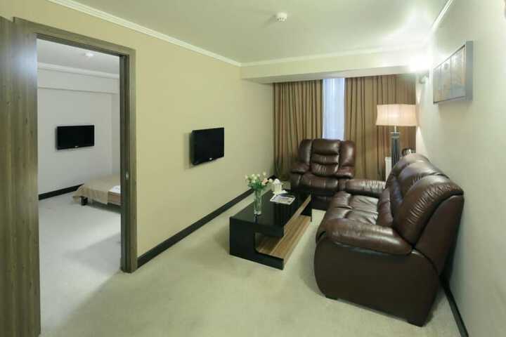 Room 28 of 67