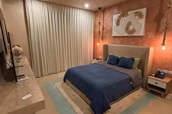 Room 44 of 74